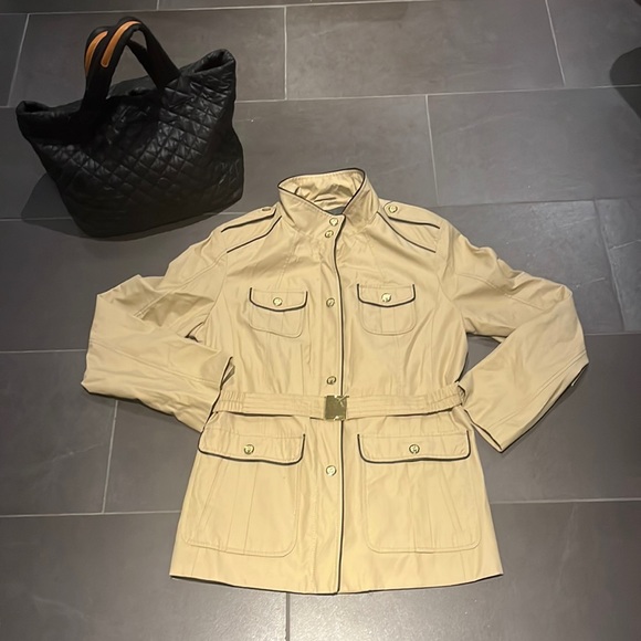 Vince Camuto Military-Inspired short Utility Trench - Picture 1 of 5